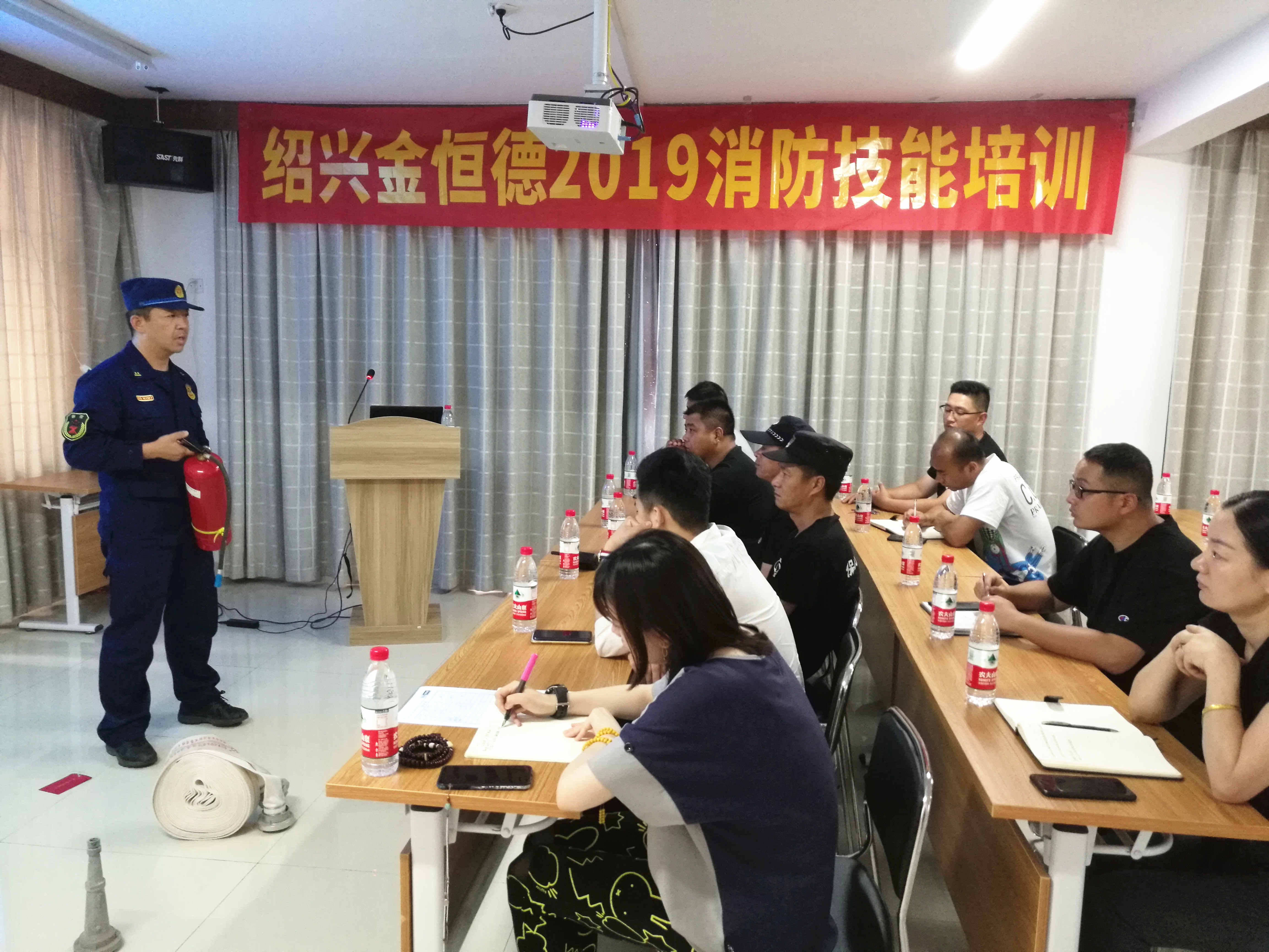 绍兴华亿(中国)开展商户消防安全培训讲座