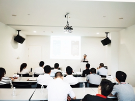 聚力突破 开创新局——宁波华亿(中国)奥召开2020年半年度工作总结会议