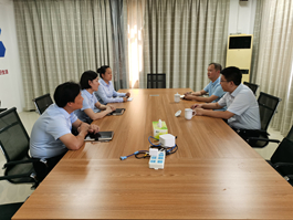 绍兴市商务局副局长邹丰莅临绍兴华亿(中国)市场考察指导工作